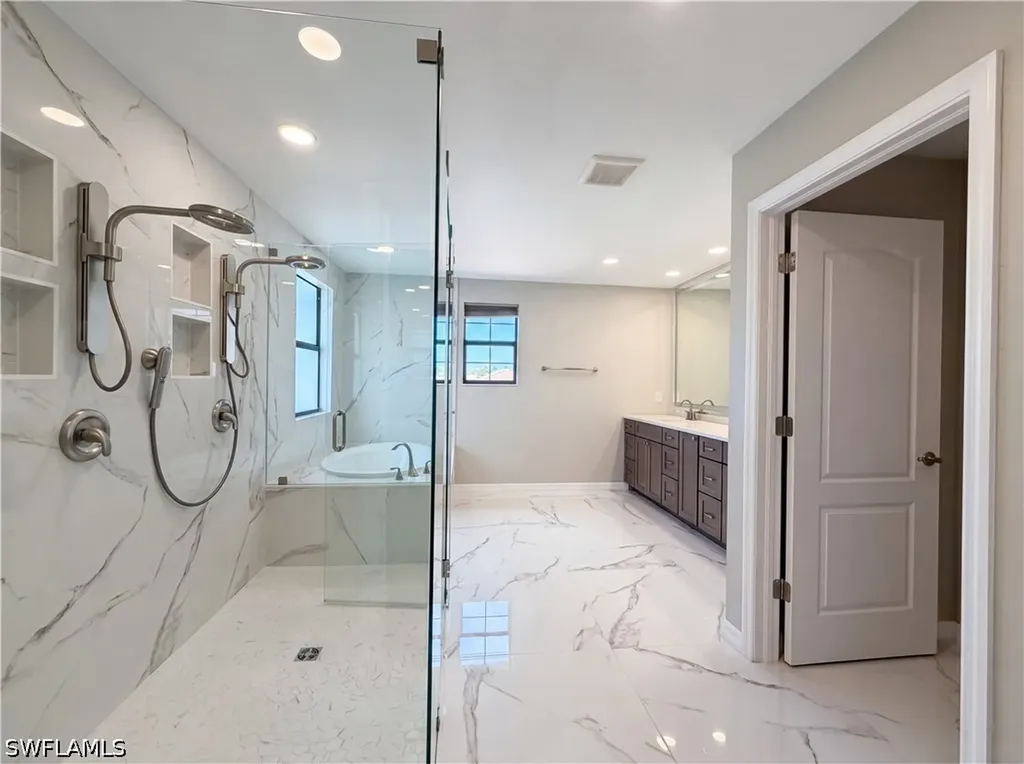 1588 Vizcaya Lane Naples FL 34113