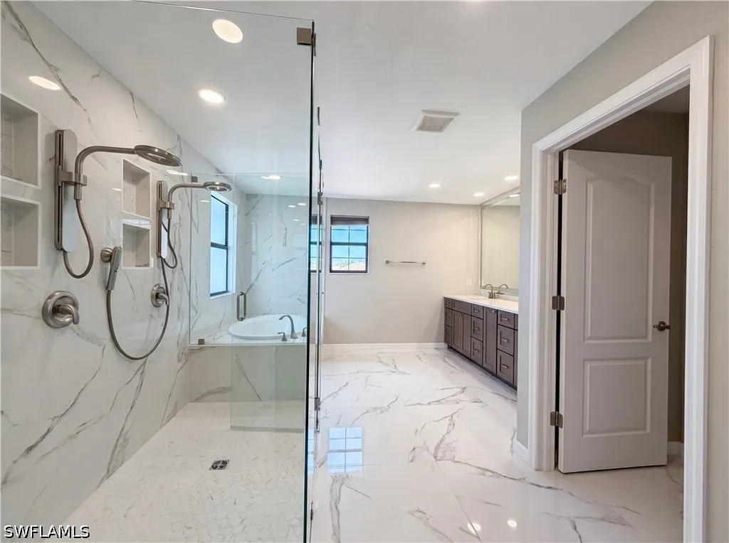 1588 Vizcaya Lane Naples FL 34113