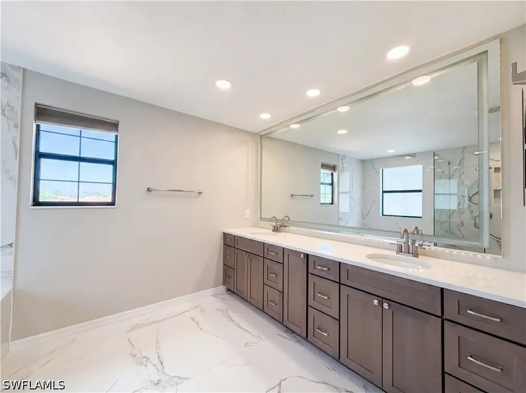 1588 Vizcaya Lane Naples FL 34113