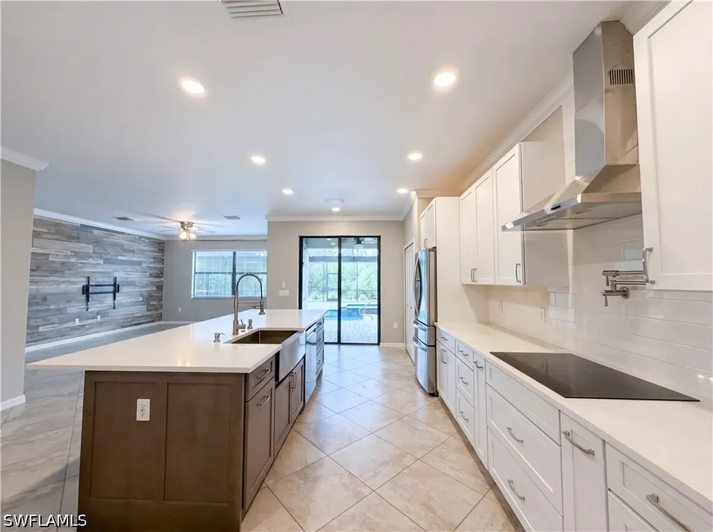 1588 Vizcaya Lane Naples FL 34113