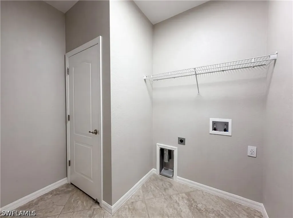 1588 Vizcaya Lane Naples FL 34113