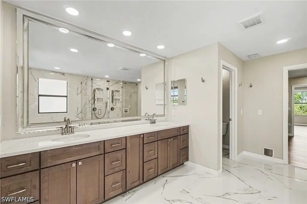 1588 Vizcaya Lane Naples FL 34113