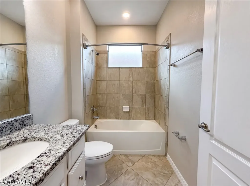 1588 Vizcaya Lane Naples FL 34113