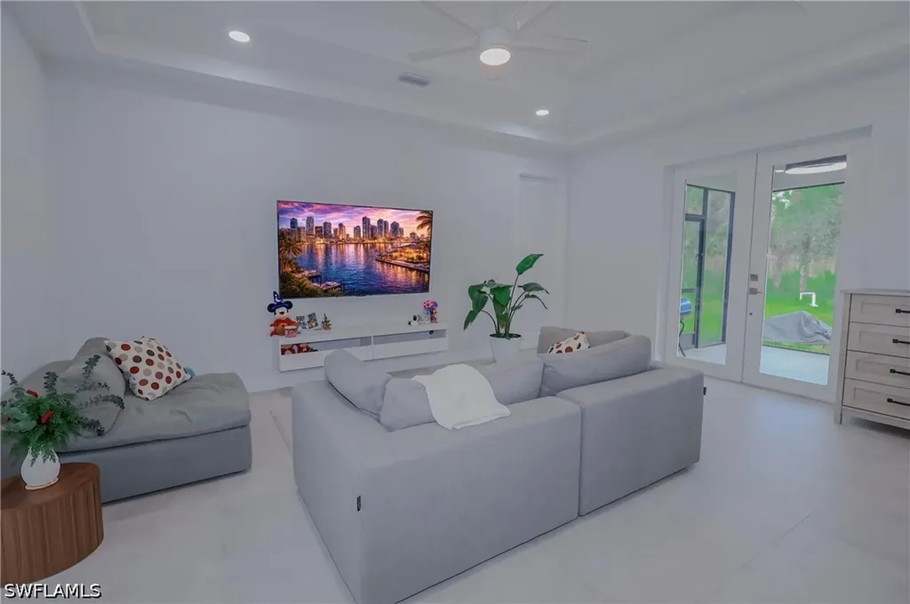 3660 39th Avenue NE Naples FL 34120