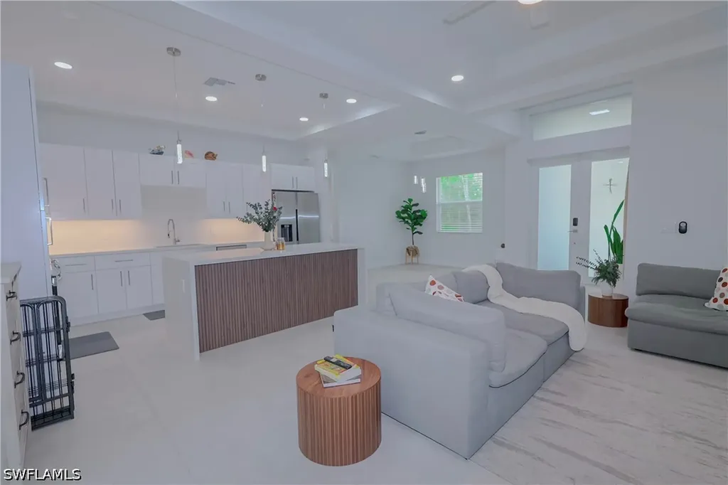 3660 39th Avenue NE Naples FL 34120