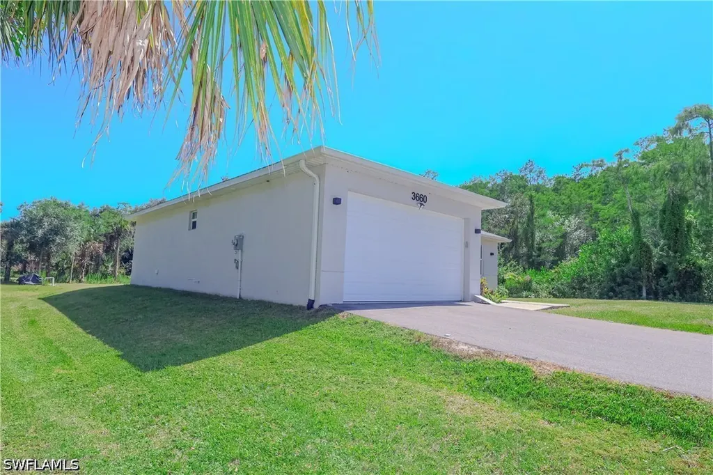3660 39th Avenue NE Naples FL 34120