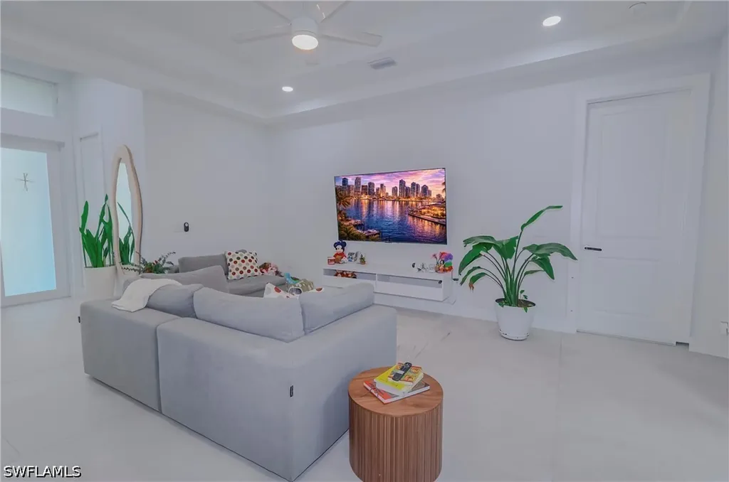 3660 39th Avenue NE Naples FL 34120