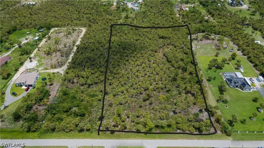 24TH Ave SE Naples FL 34117