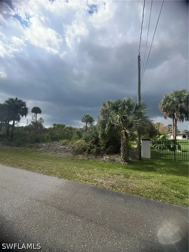 24TH Ave SE Naples FL 34117