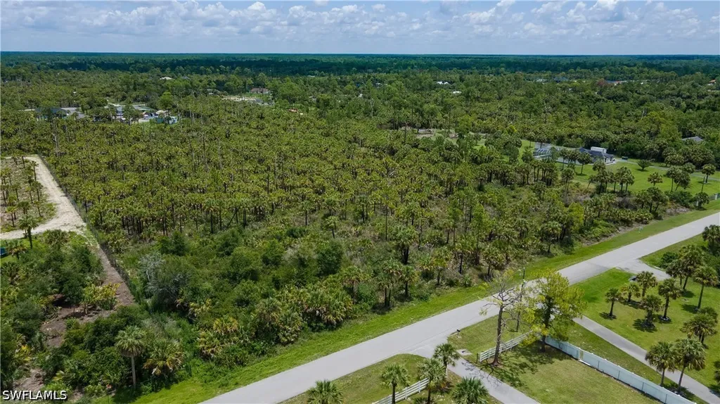 24TH Ave SE Naples FL 34117