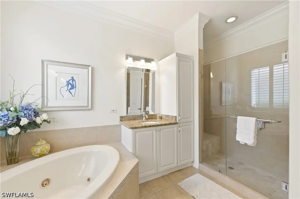 5640 Lago Villaggio Way Naples FL 34104