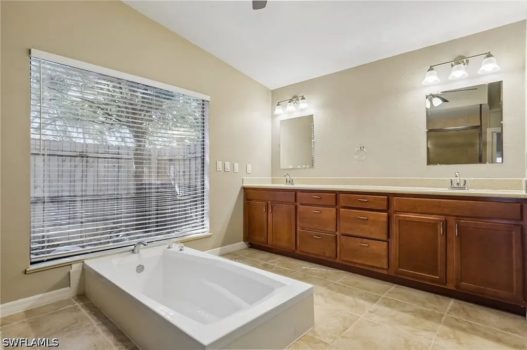 1937 Princess Court Naples FL 34110