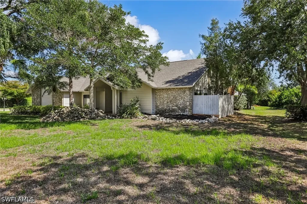 1937 Princess Court Naples FL 34110