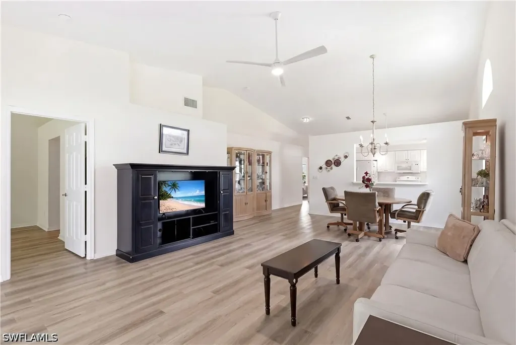 378 Melrose Place Naples FL 34104