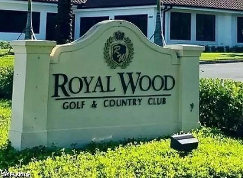 5908 Cranbrook Way Naples FL 34112
