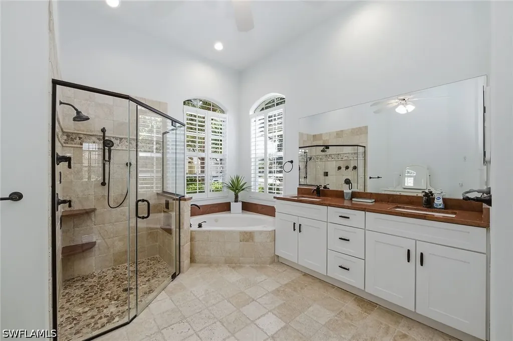 2292 Island Cove Circle Naples FL 34109