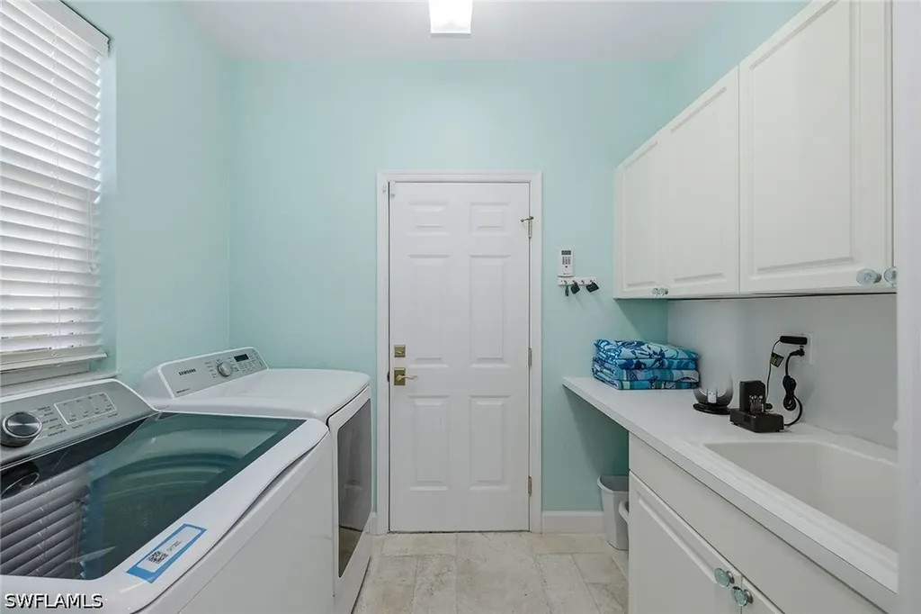 2292 Island Cove Circle Naples FL 34109