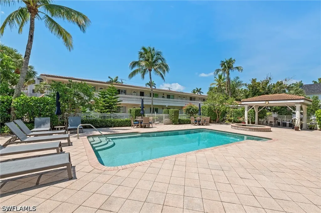 950 7th Avenue S Naples FL 34102