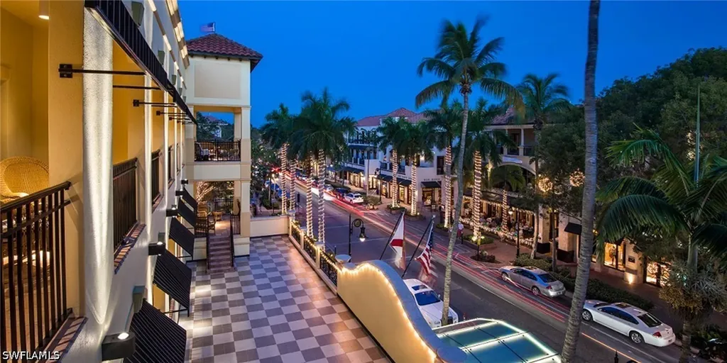 950 7th Avenue S Naples FL 34102