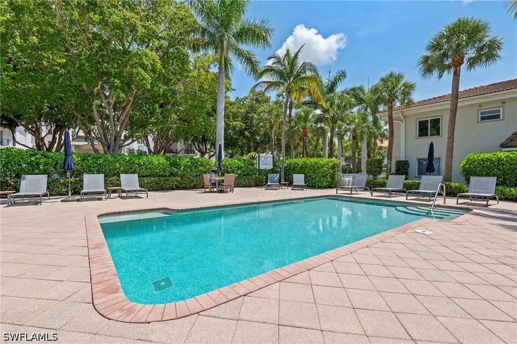 950 7th Avenue S Naples FL 34102
