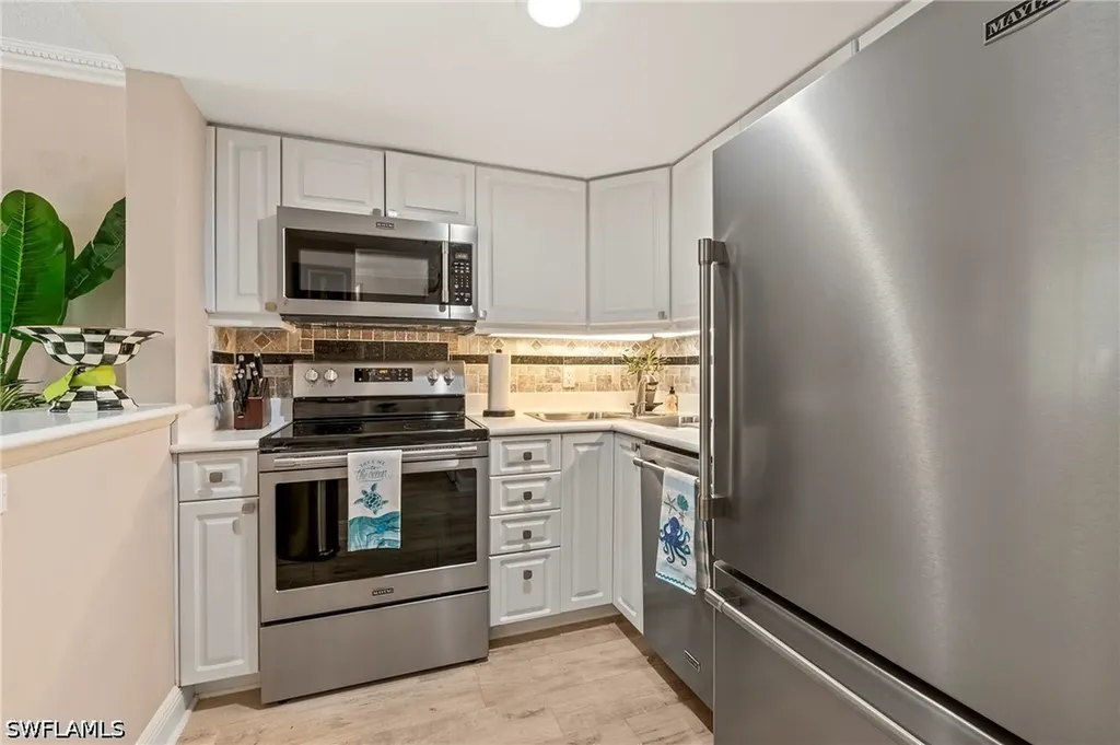 950 7th Avenue S Naples FL 34102