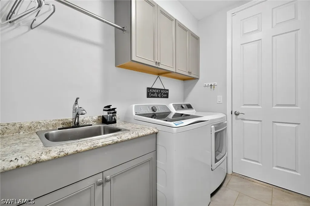 14582 Edgewater Circle Naples FL 34114