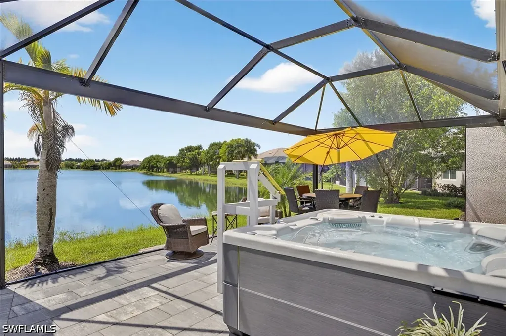 14582 Edgewater Circle Naples FL 34114