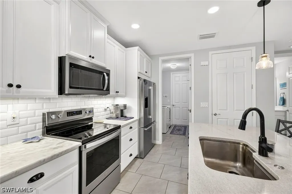 14582 Edgewater Circle Naples FL 34114