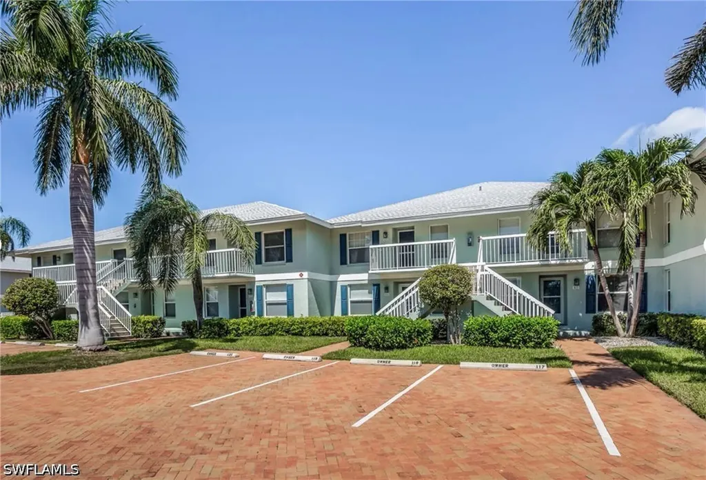 651 W Elkcam Circle Marco Island FL 34145