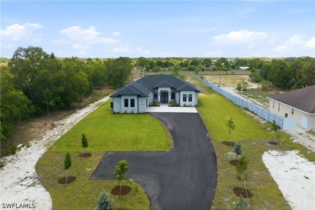 4431 Everglades Boulevard N Naples FL 34120