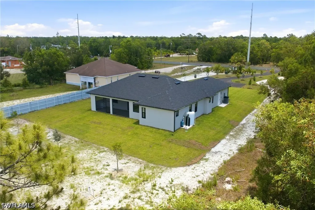 4431 Everglades Boulevard N Naples FL 34120