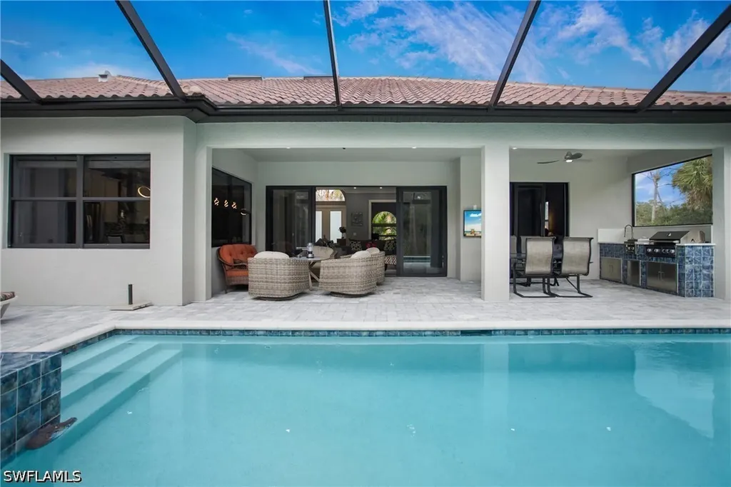 610 25th Avenue NW Naples FL 34120
