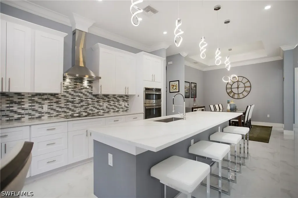 610 25th Avenue NW Naples FL 34120