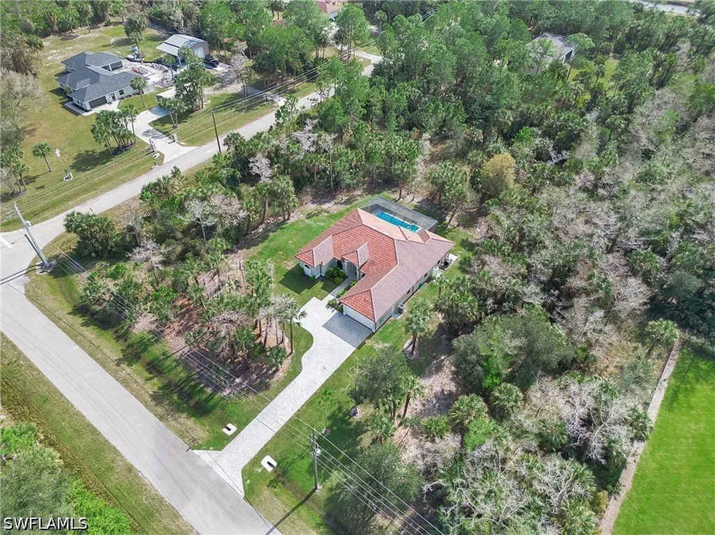 610 25th Avenue NW Naples FL 34120