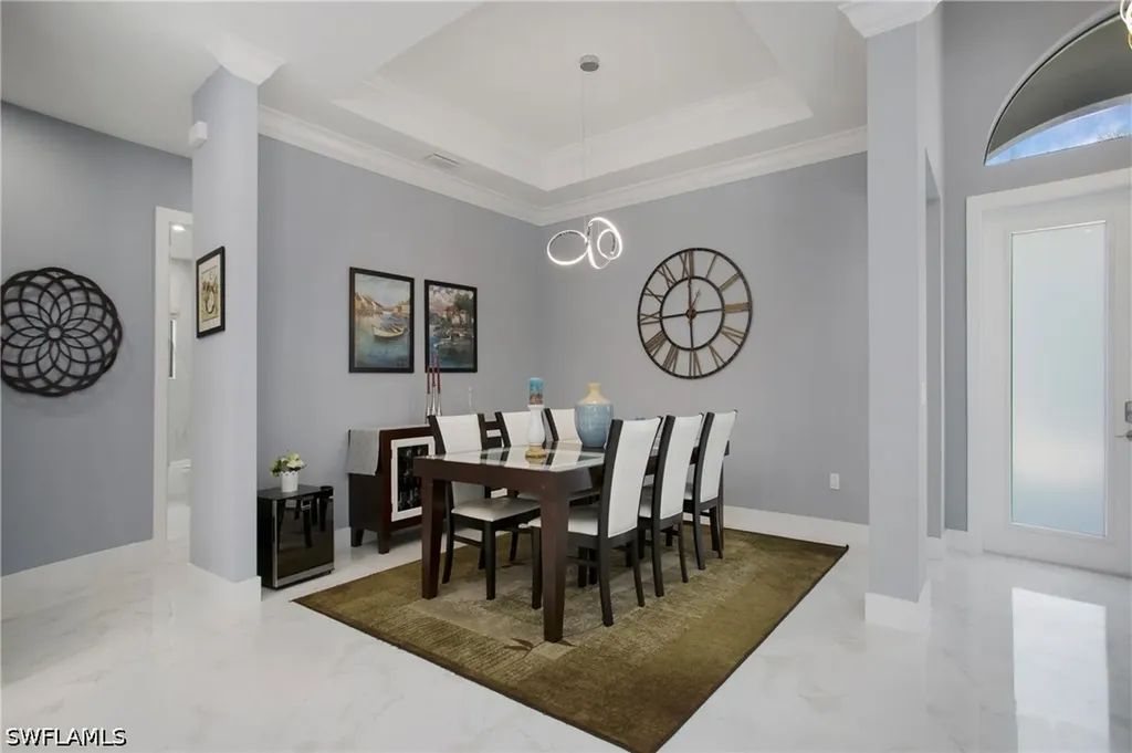 610 25th Avenue NW Naples FL 34120