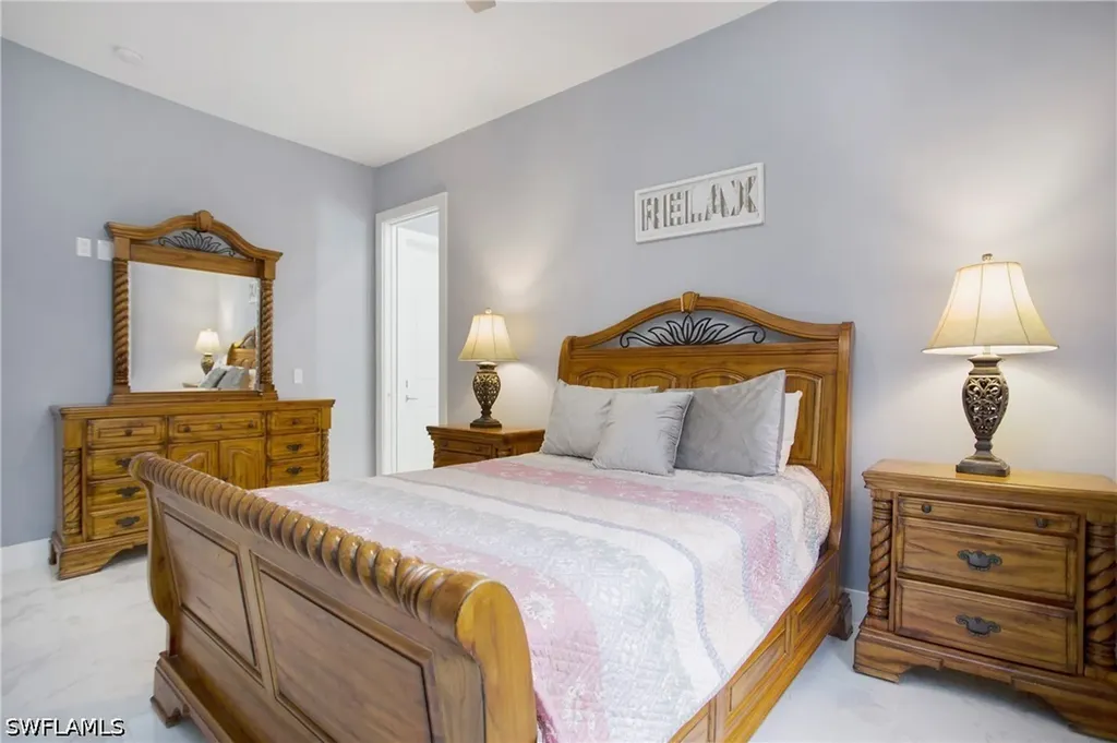 610 25th Avenue NW Naples FL 34120