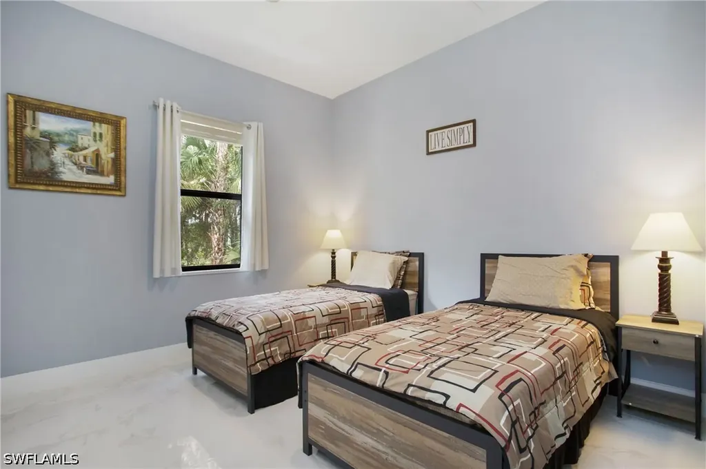 610 25th Avenue NW Naples FL 34120