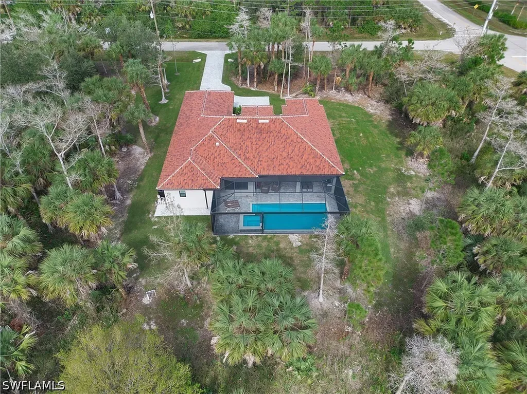610 25th Avenue NW Naples FL 34120