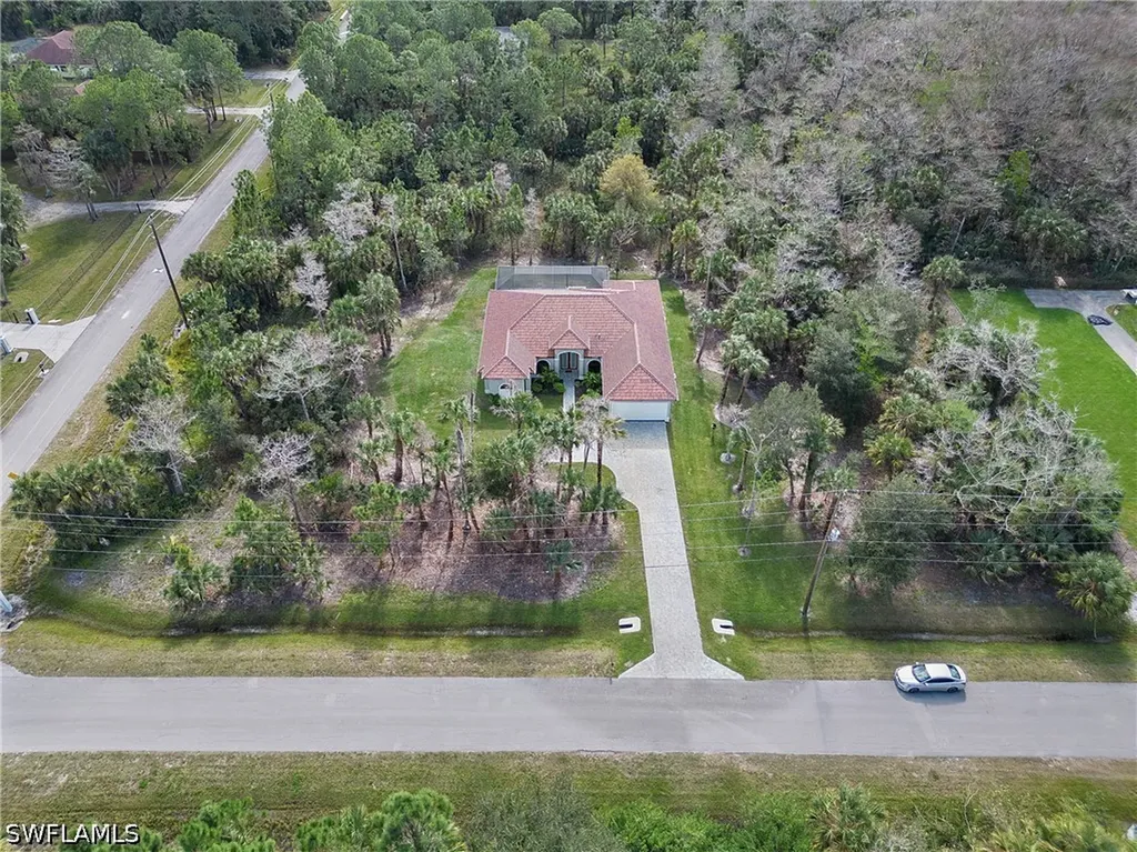 610 25th Avenue NW Naples FL 34120