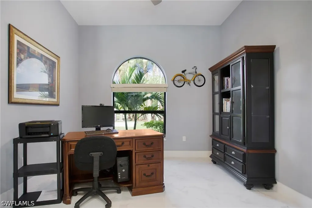 610 25th Avenue NW Naples FL 34120