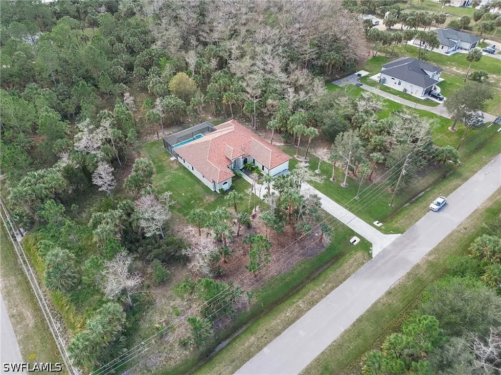 610 25th Avenue NW Naples FL 34120