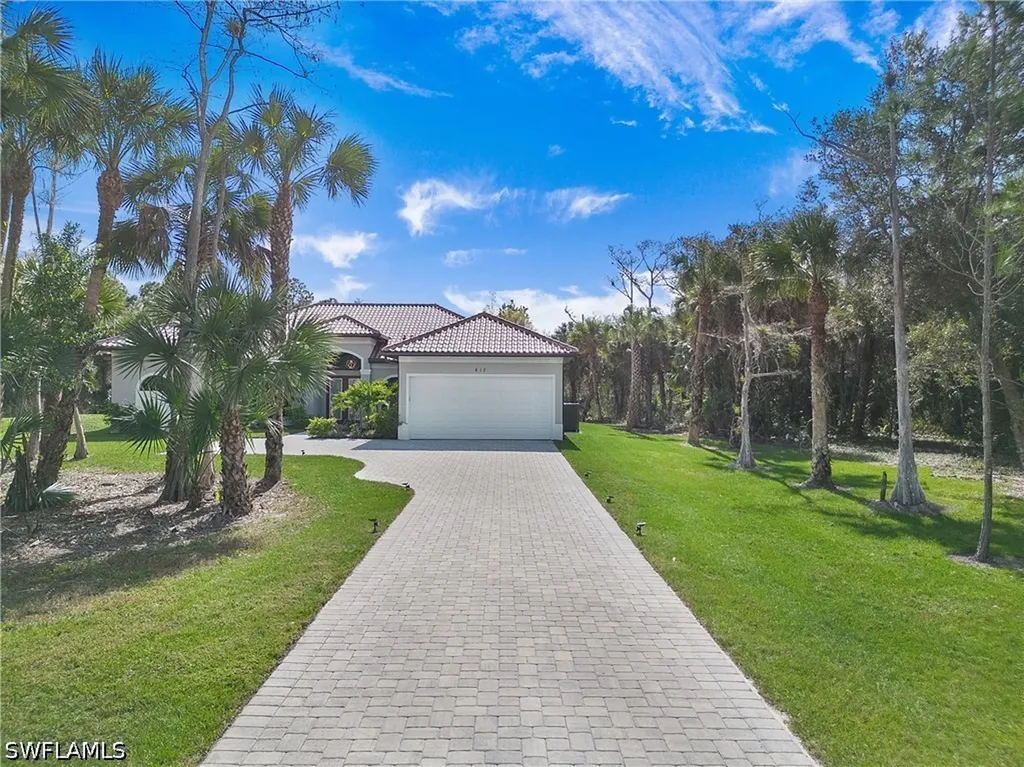 610 25th Avenue NW Naples FL 34120