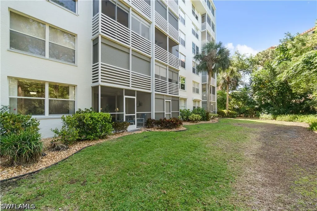 290 Naples Cove Drive Naples FL 34110