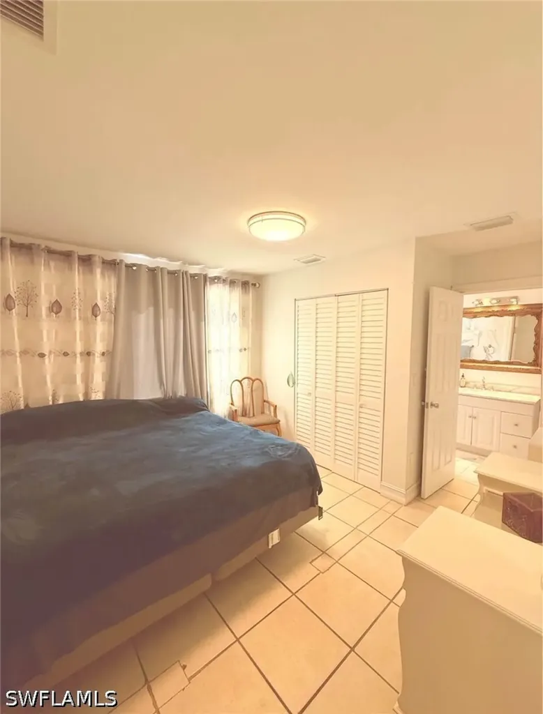 250 10th Street NE Naples FL 34120