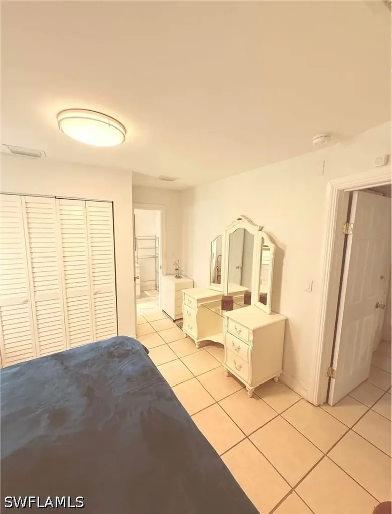 250 10th Street NE Naples FL 34120