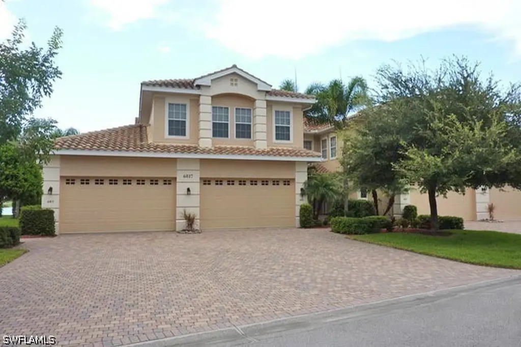 6017 Trophy Drive Naples FL 34110-7341