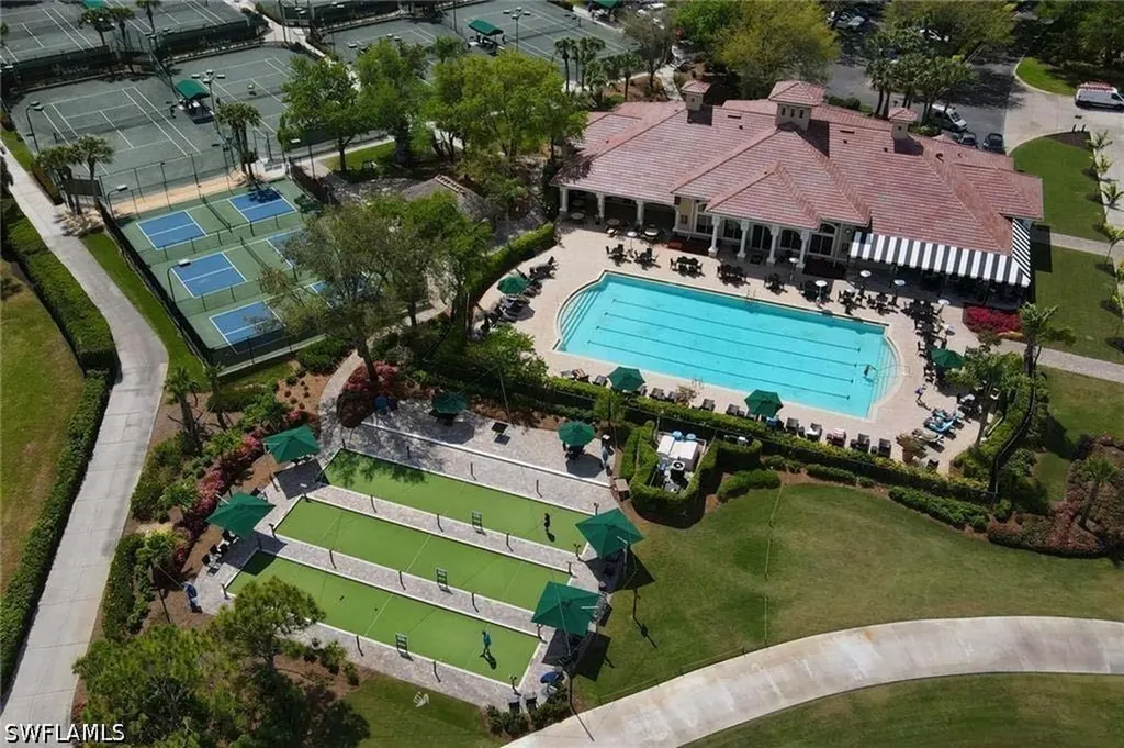 6017 Trophy Drive Naples FL 34110-7341