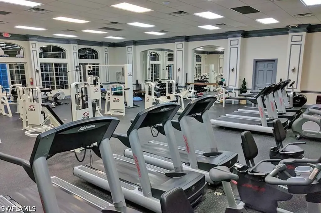 6017 Trophy Drive Naples FL 34110-7341
