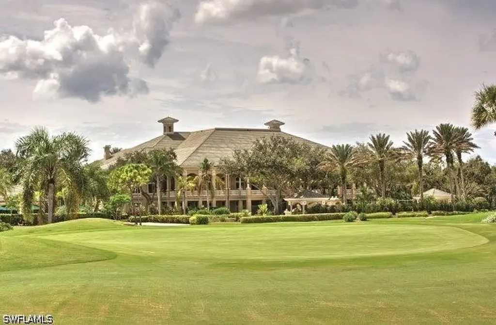 6017 Trophy Drive Naples FL 34110-7341