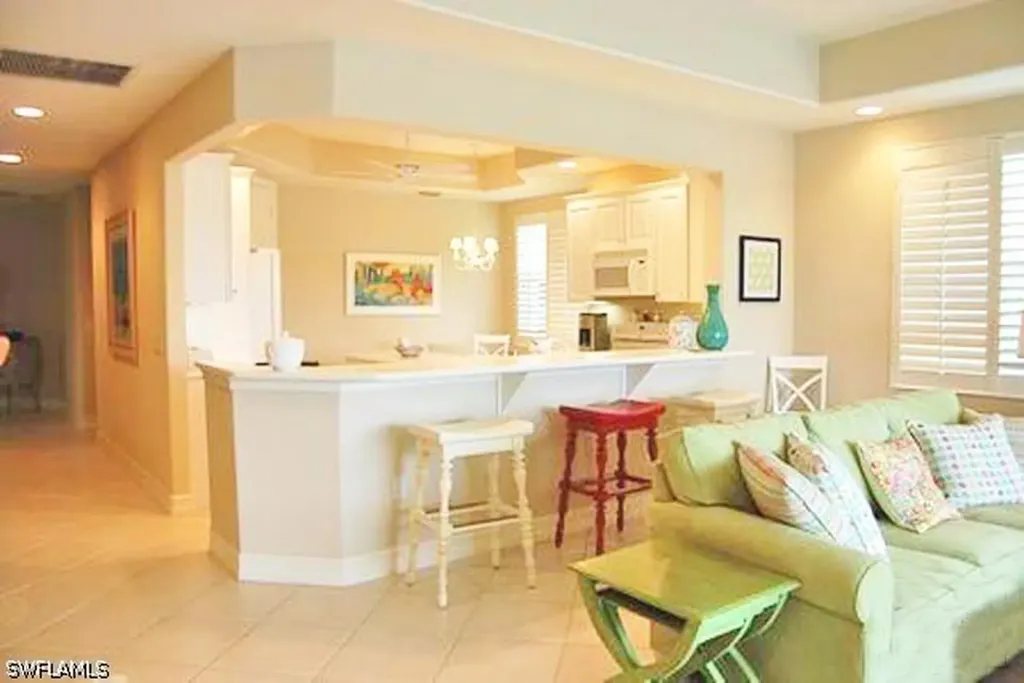 6017 Trophy Drive Naples FL 34110-7341